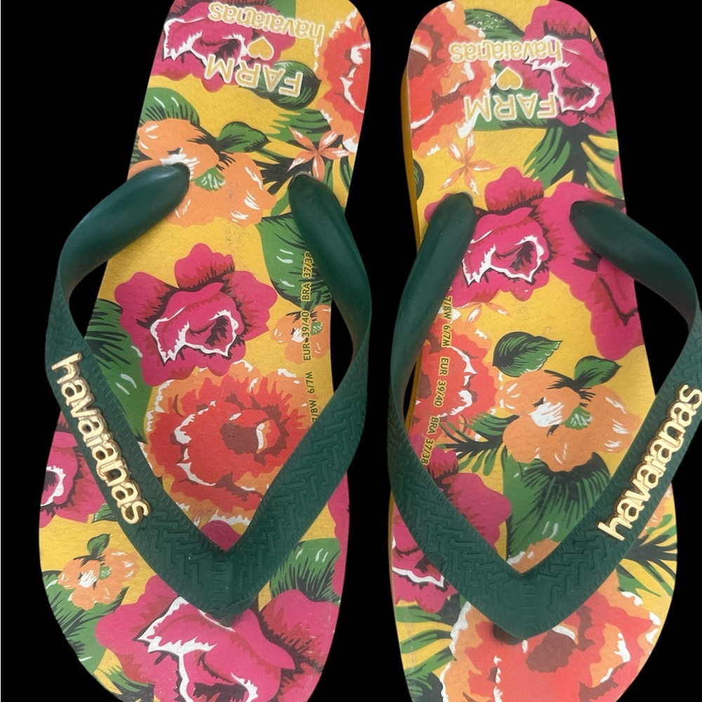 Havaianas Yellow Floral Flip Flops with Green Straps - Picture 3 of 3